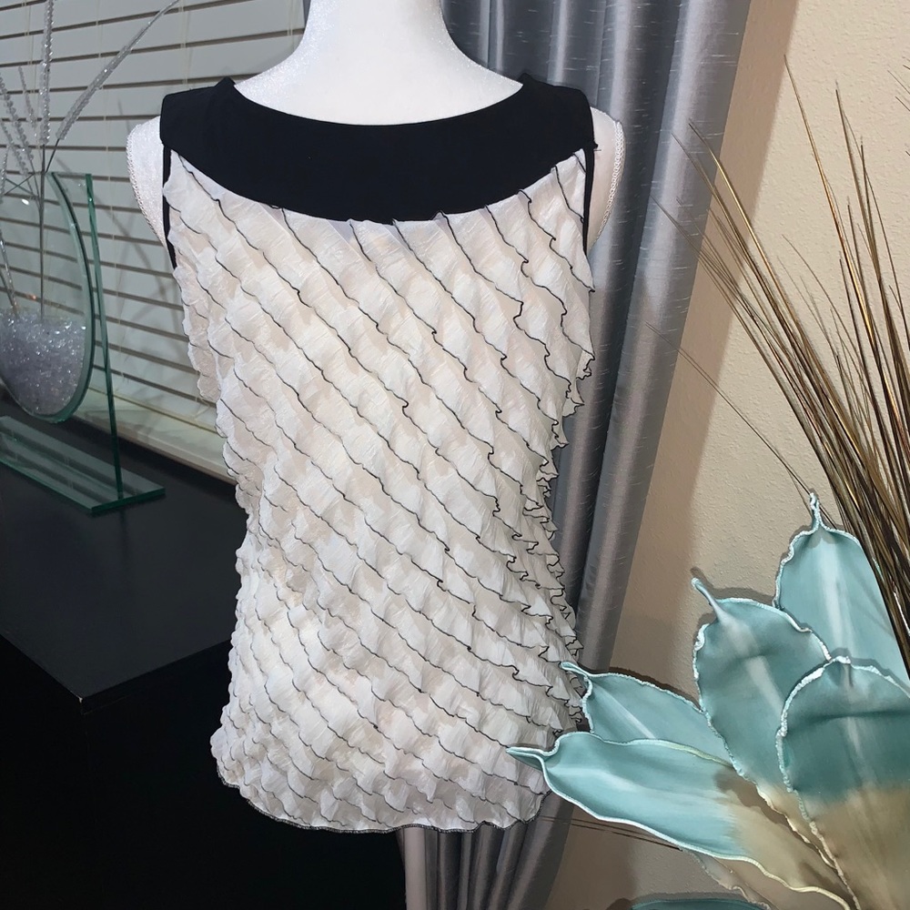 Allura white sleeveless top - Picture 4 of 14